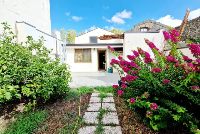 Detached house in {3}, Viale Antonio Gramsci 26 - Photo 1