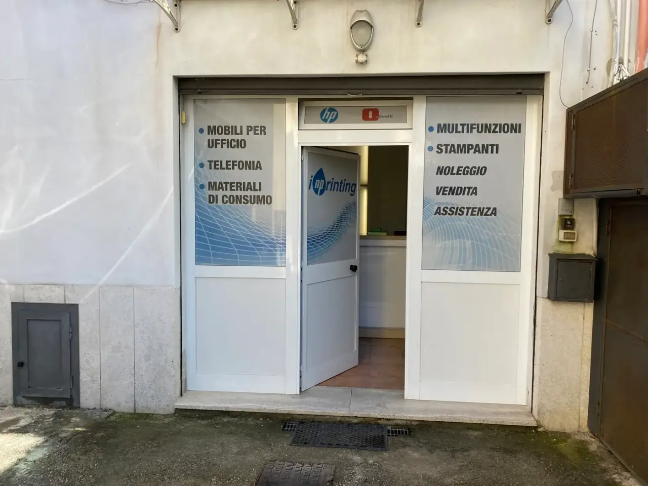 Magazzino in Via Ugo Foscolo 50, Aprilia, {3} - Foto 2