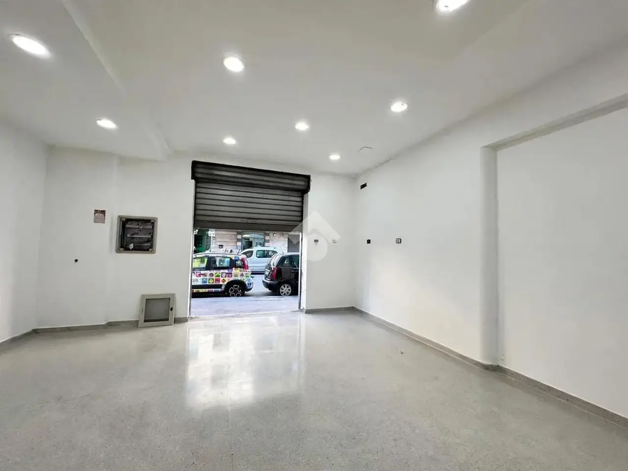 Negozio in Via Napoli 168, Arzano, {3} - Foto 1