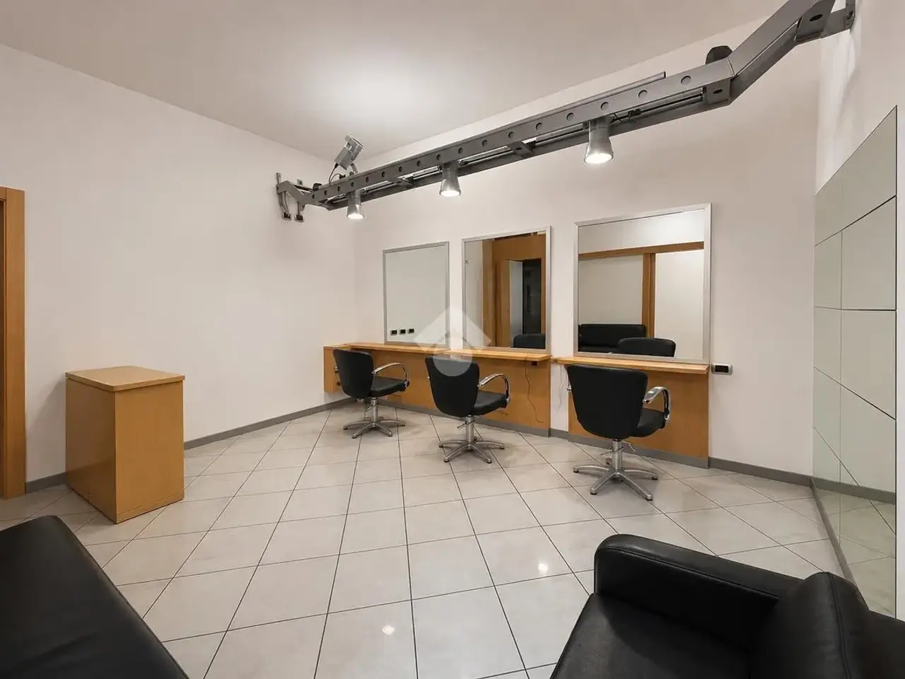 Negozio in Largo Sindelfingen 35, Sondrio, {3} - Foto 2