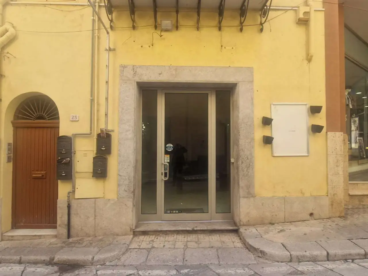 Negozio in Via Ferrara 25, Termini Imerese, {3} - Foto 1