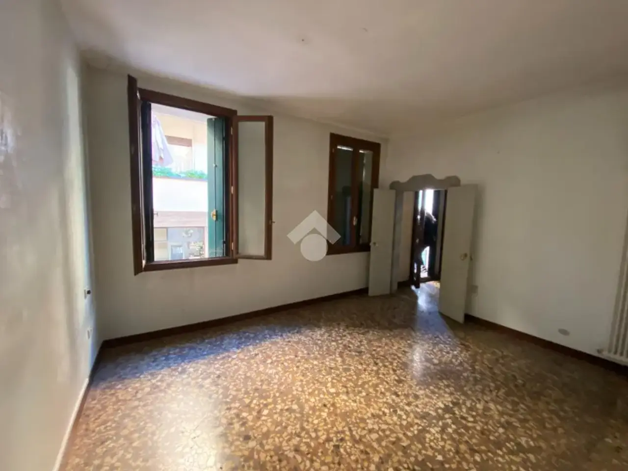 Ufficio in P.Za Luigi Cadorna 29, Bassano Del Grappa, {3} - Foto 2