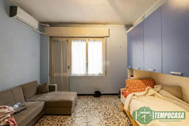 2-room flat in Via della Libertà, San Donato Milanese - Photo 1