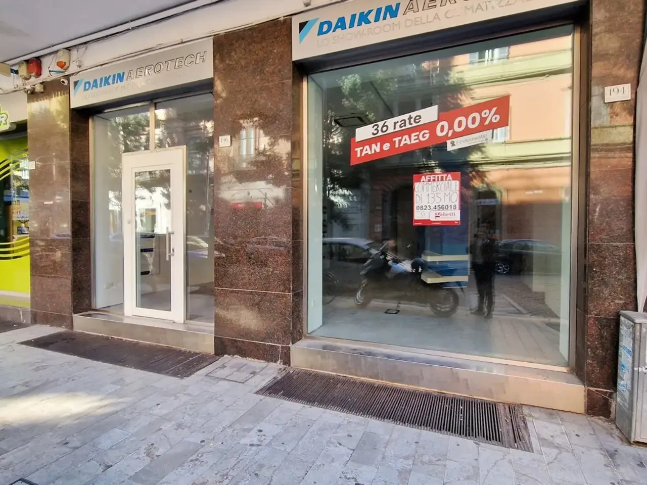 Negozio in Corso Trieste 194, Caserta, {3} - Foto 1