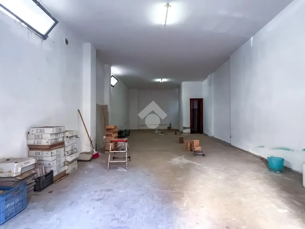 Magazzino in Via del Pesce 4, Formia, {3} - Foto 1