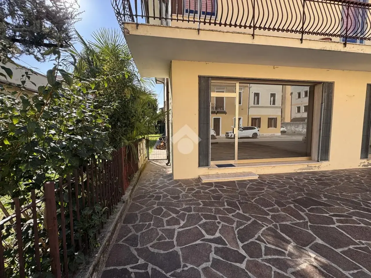 Negozio in Via Via Sant'Anna 115, Crocetta Del Montello, {3} - Foto 2