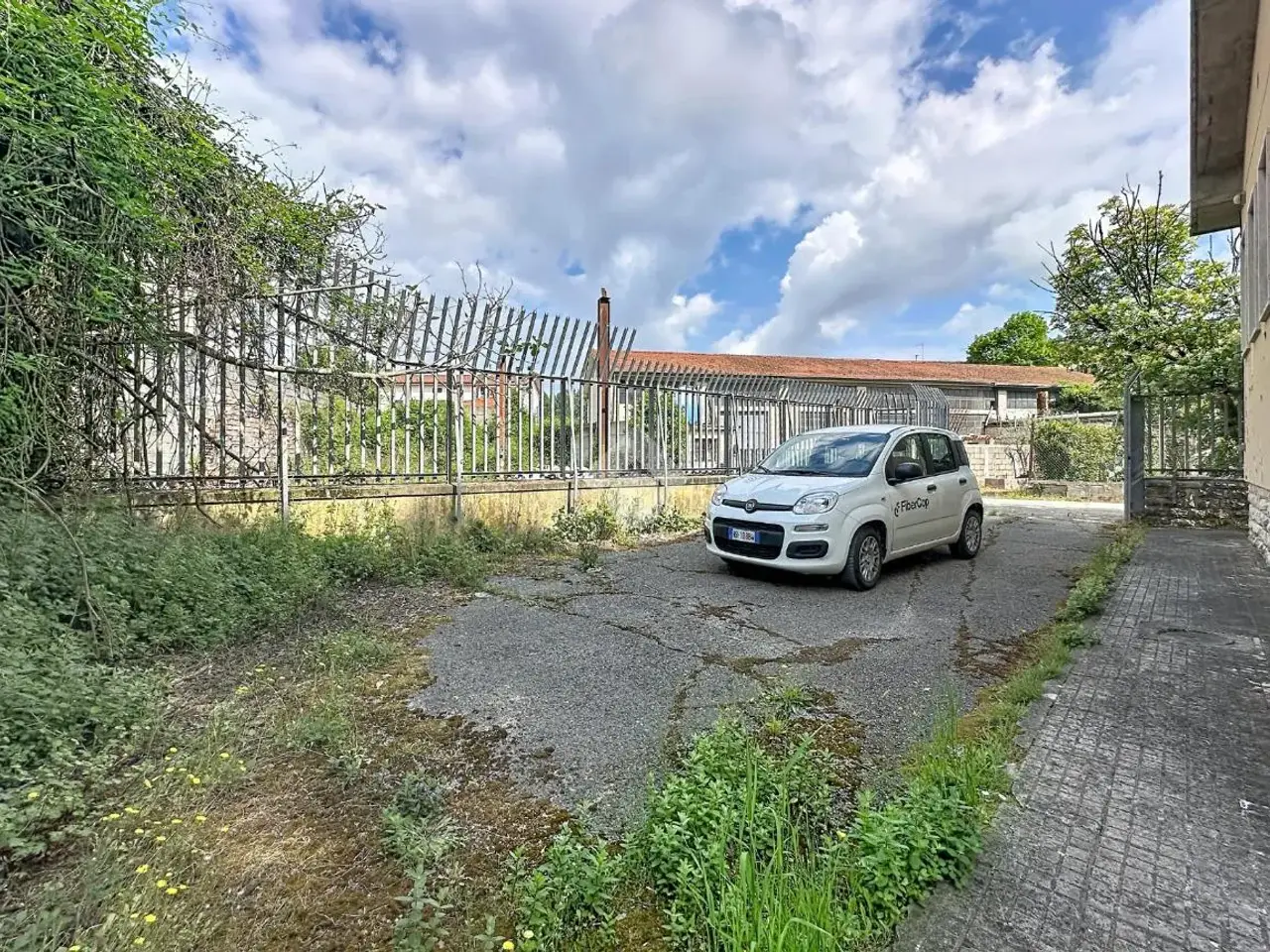 Magazzino in Vicolo dei Conti 14, Pontedera, {3} - Foto 2