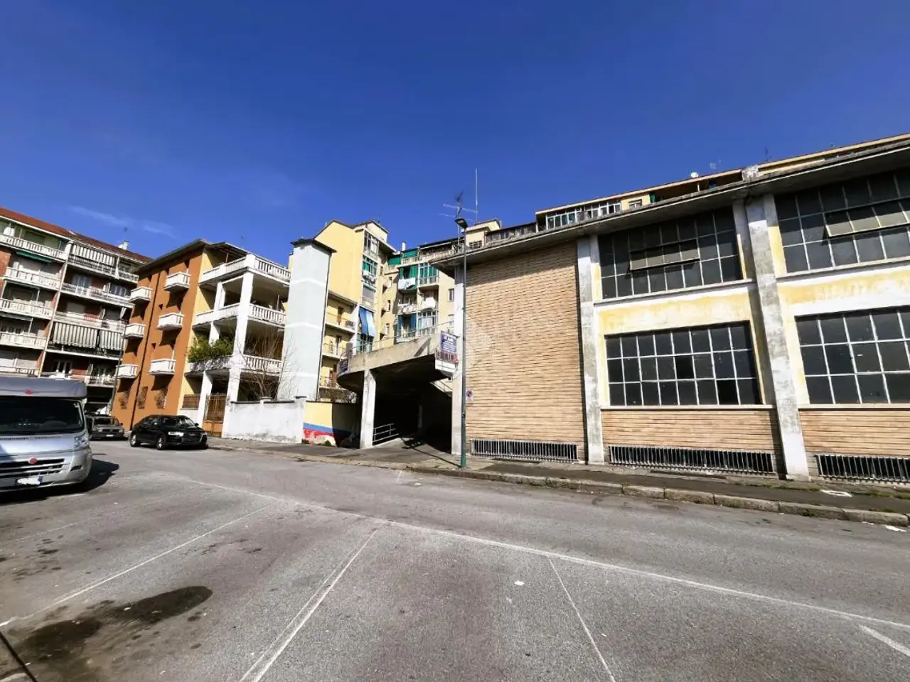Negozio in Via Antonio Stoppani 16, Torino, {3} - Foto 1