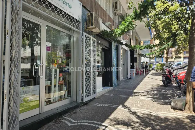 Shop in {3}, Viale Colli Aminei - Photo 1