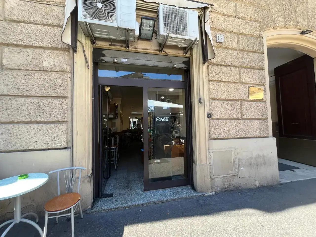 Bar in Piazza Alessandria 16, Roma, {3} - Foto 2