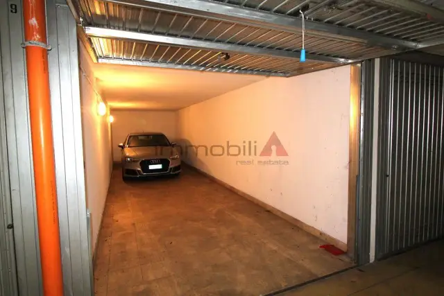 Garage or car box in {3}, - Photo 1