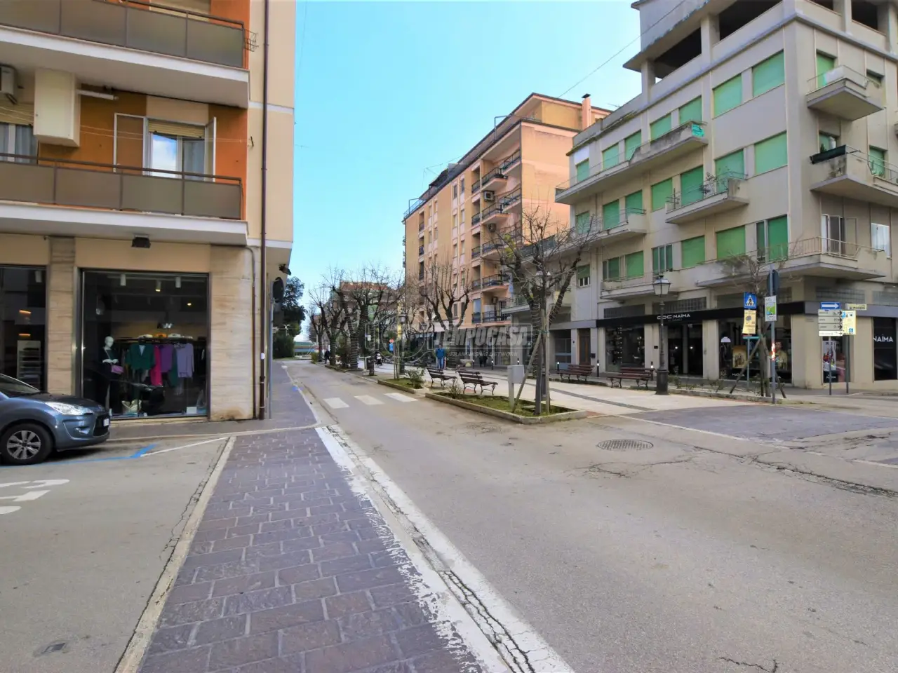 Negozio in Via Giuseppe Mazzini 85, Porto San Giorgio, {3} - Foto 1