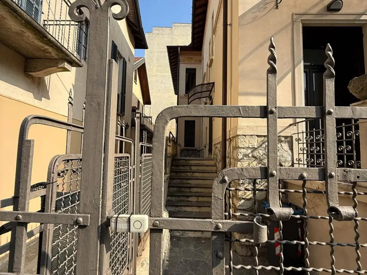 Ufficio in Via Donizetti 17, Varese, {3} - Foto 1