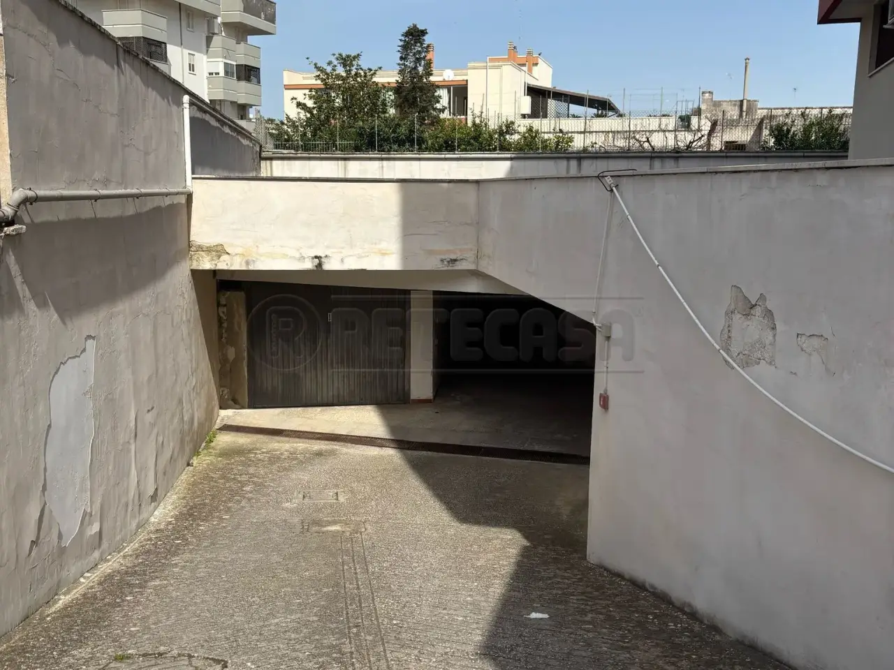 Parcheggio chiuso in Piazza Vittorio Bachelet 25, Maglie, {3} - Foto 1