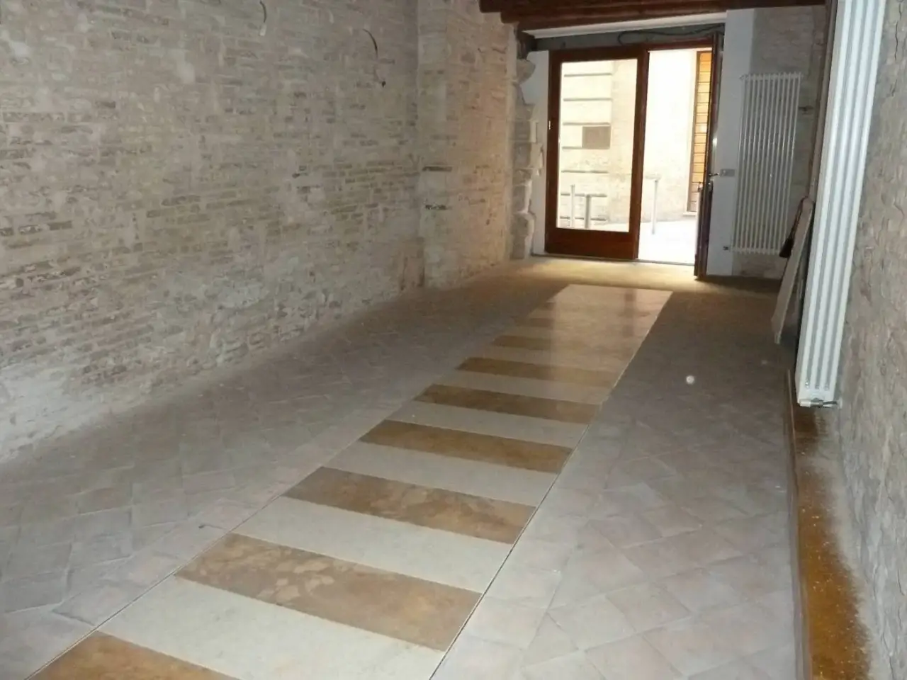Negozio in , Ancona, {3} - Foto 1