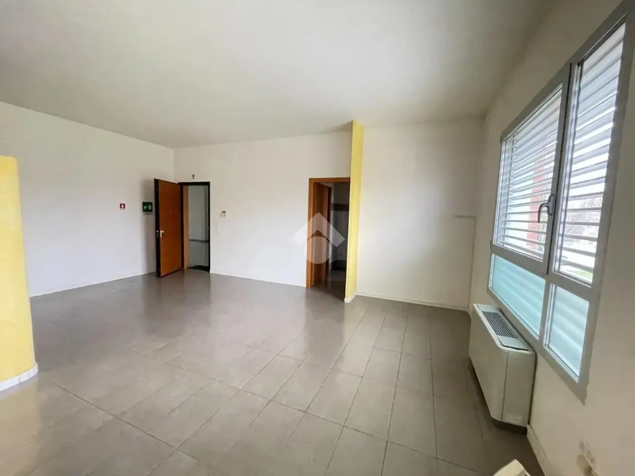 Ufficio in Via Pezzana 24, Carpi, {3} - Foto 1