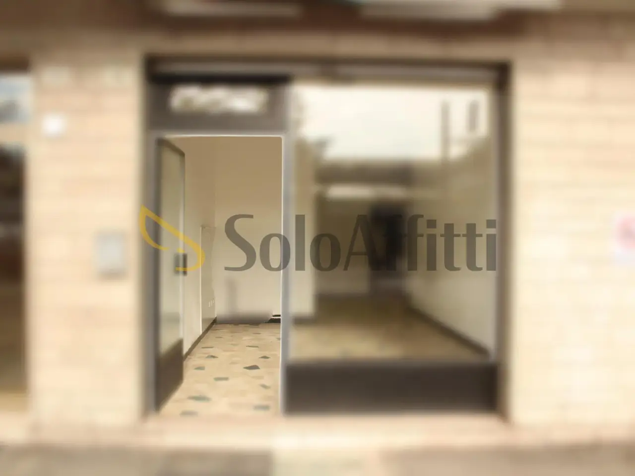 Negozio in Viale Europa 90, Bolzano, {3} - Foto 1