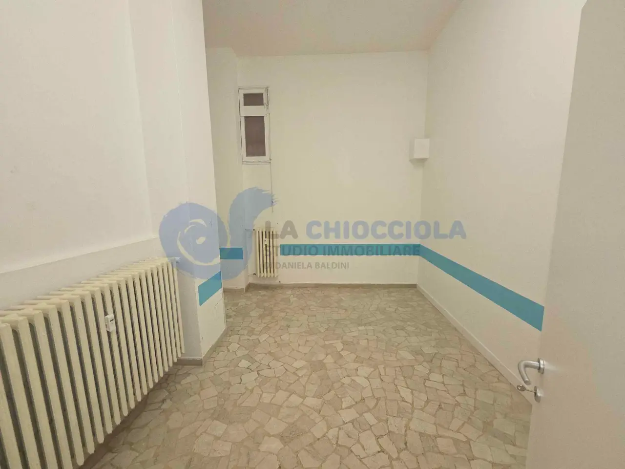 Palazzina commerciale in , Bologna, {3} - Foto 1