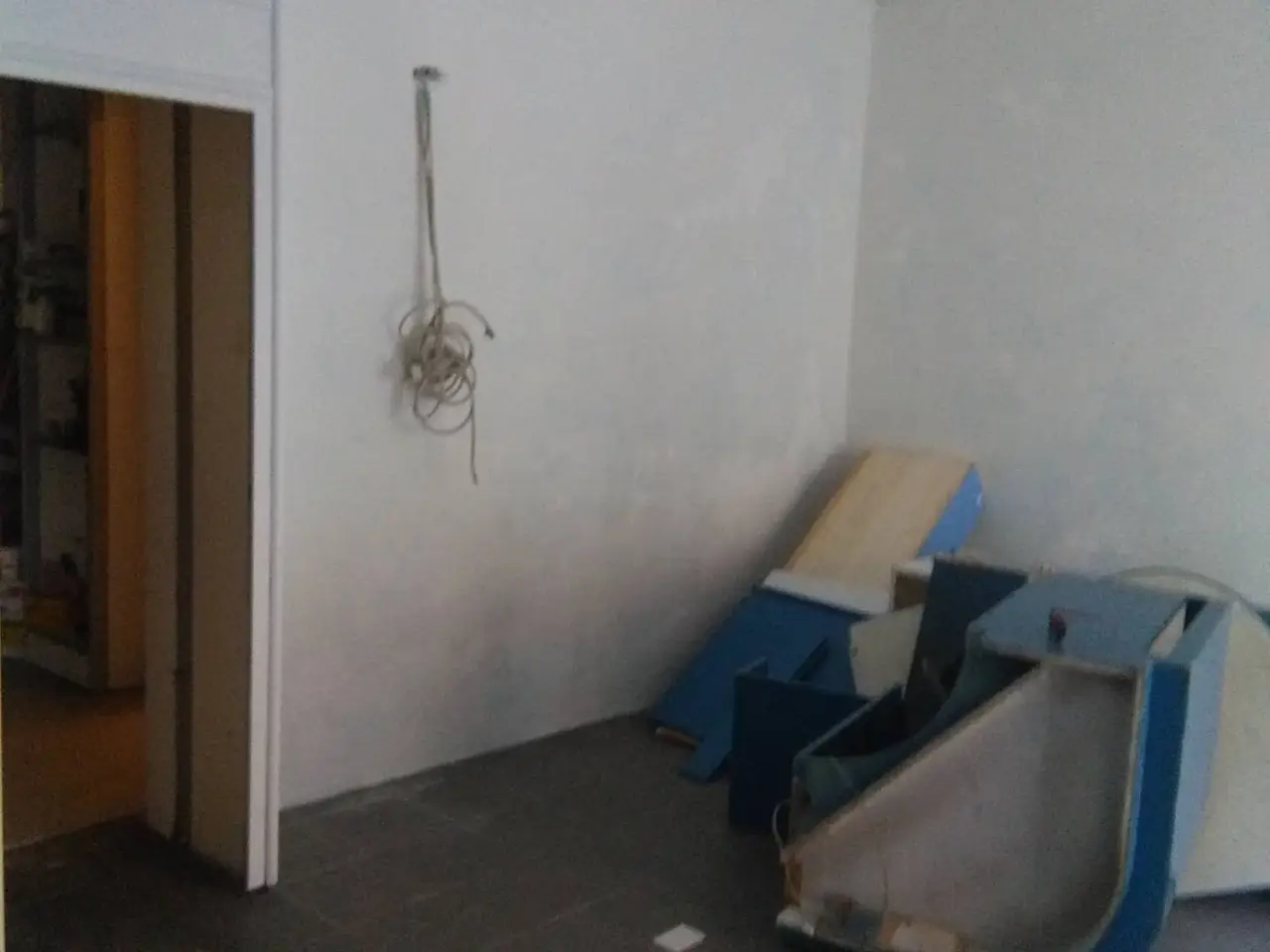 Esercizio commerciale in Via delle Navi, Livorno, {3} - Foto 2