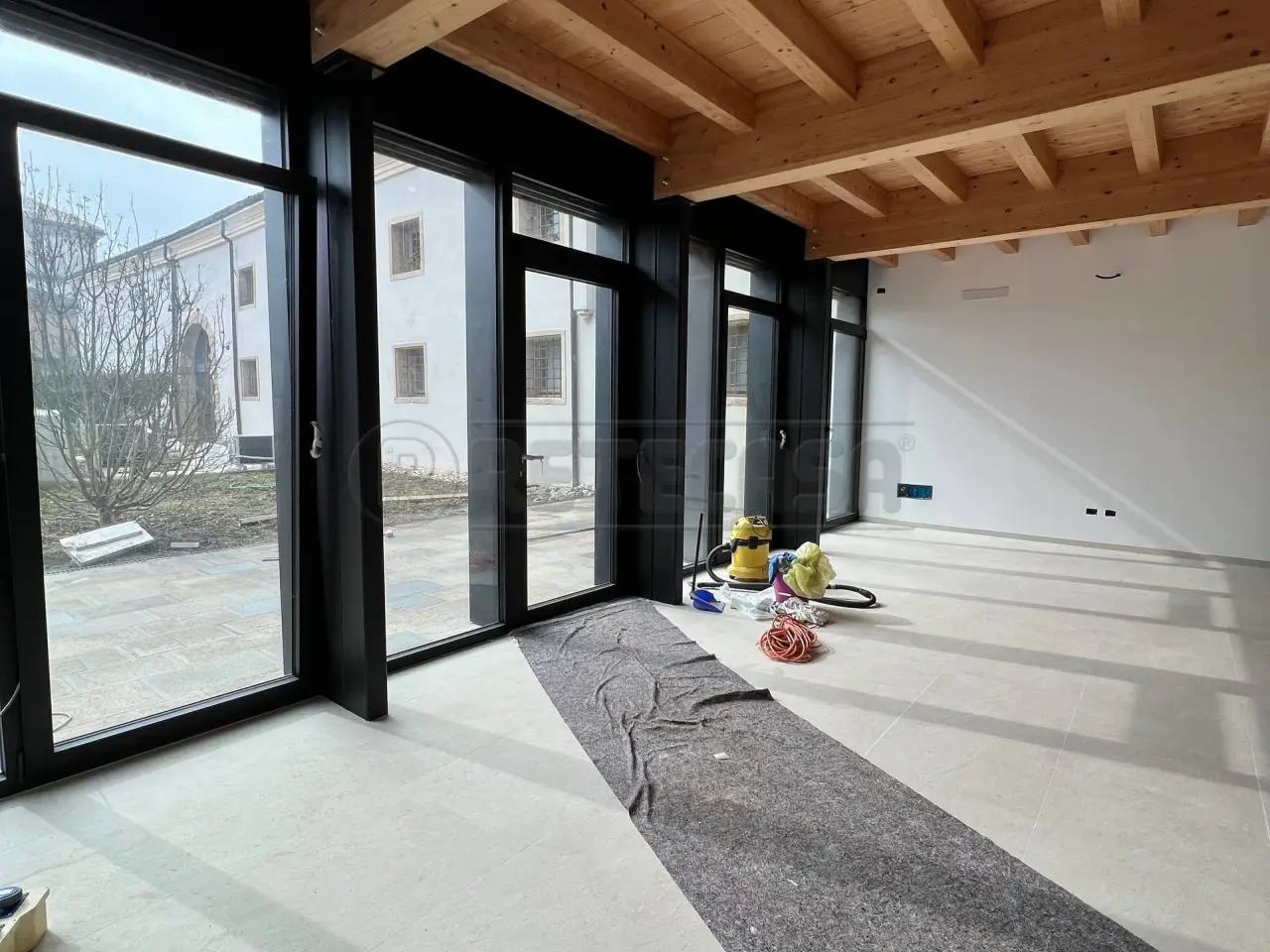 Palazzina commerciale in Via Riviera Berica 45, Barbarano Mossano, {3} - Foto 1