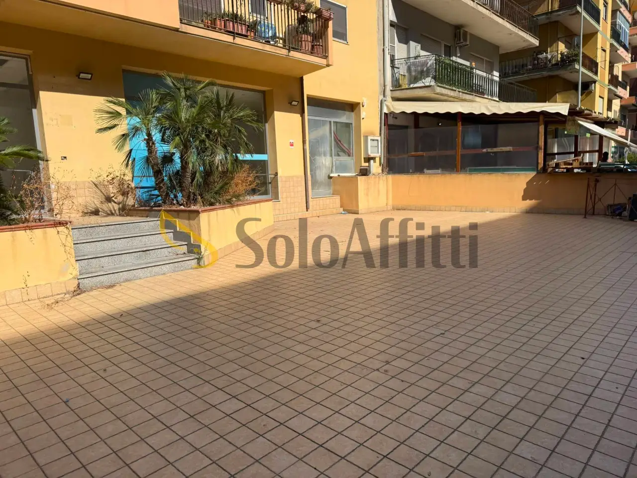 Negozio in Viale Aldo Moro, Reggio di Calabria, {3} - Foto 2