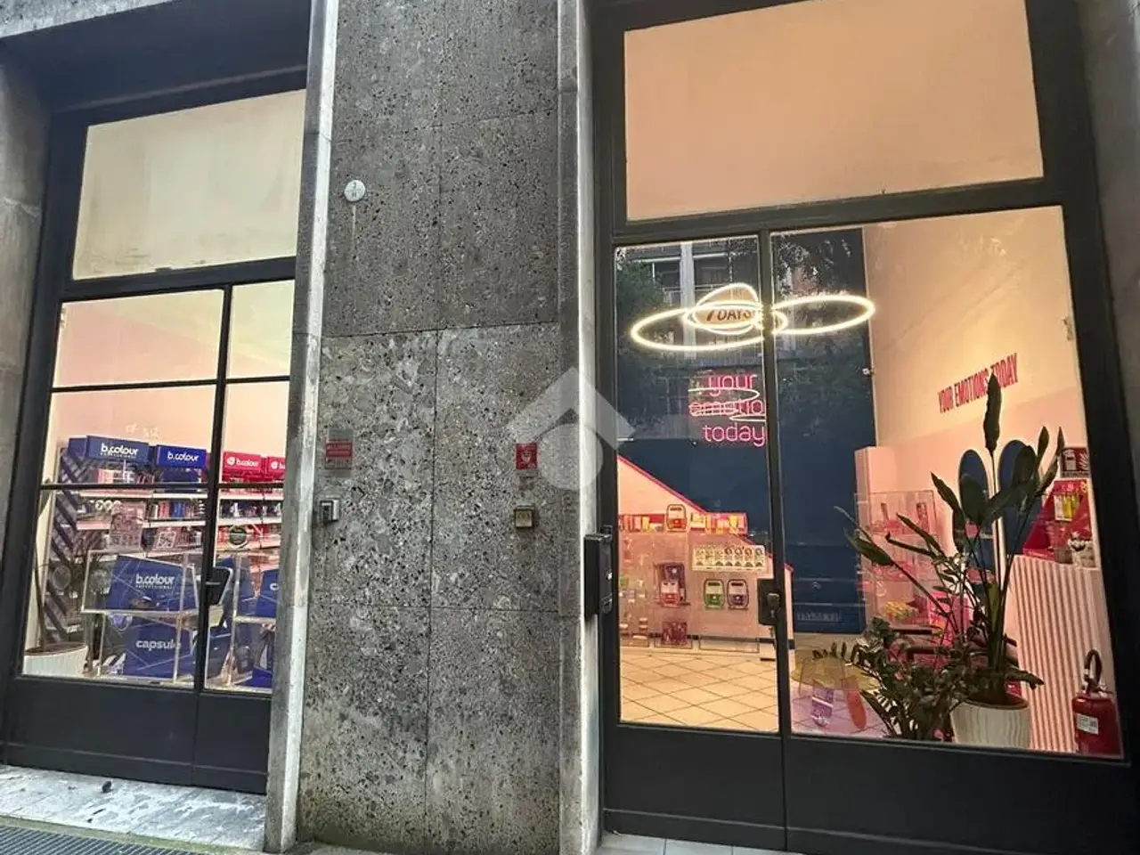 Negozio in Via Antonio Gramsci 3, Bologna, {3} - Foto 1