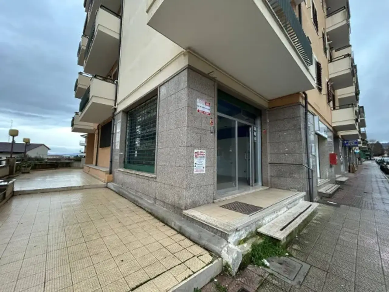 Negozio in Viale Aldo Moro 135, San Giorgio Del Sannio, {3} - Foto 2