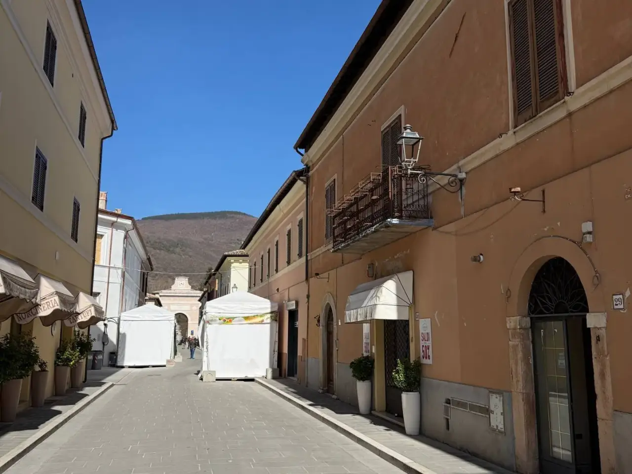 Negozio in Corso Sertorio, Norcia, {3} - Foto 2