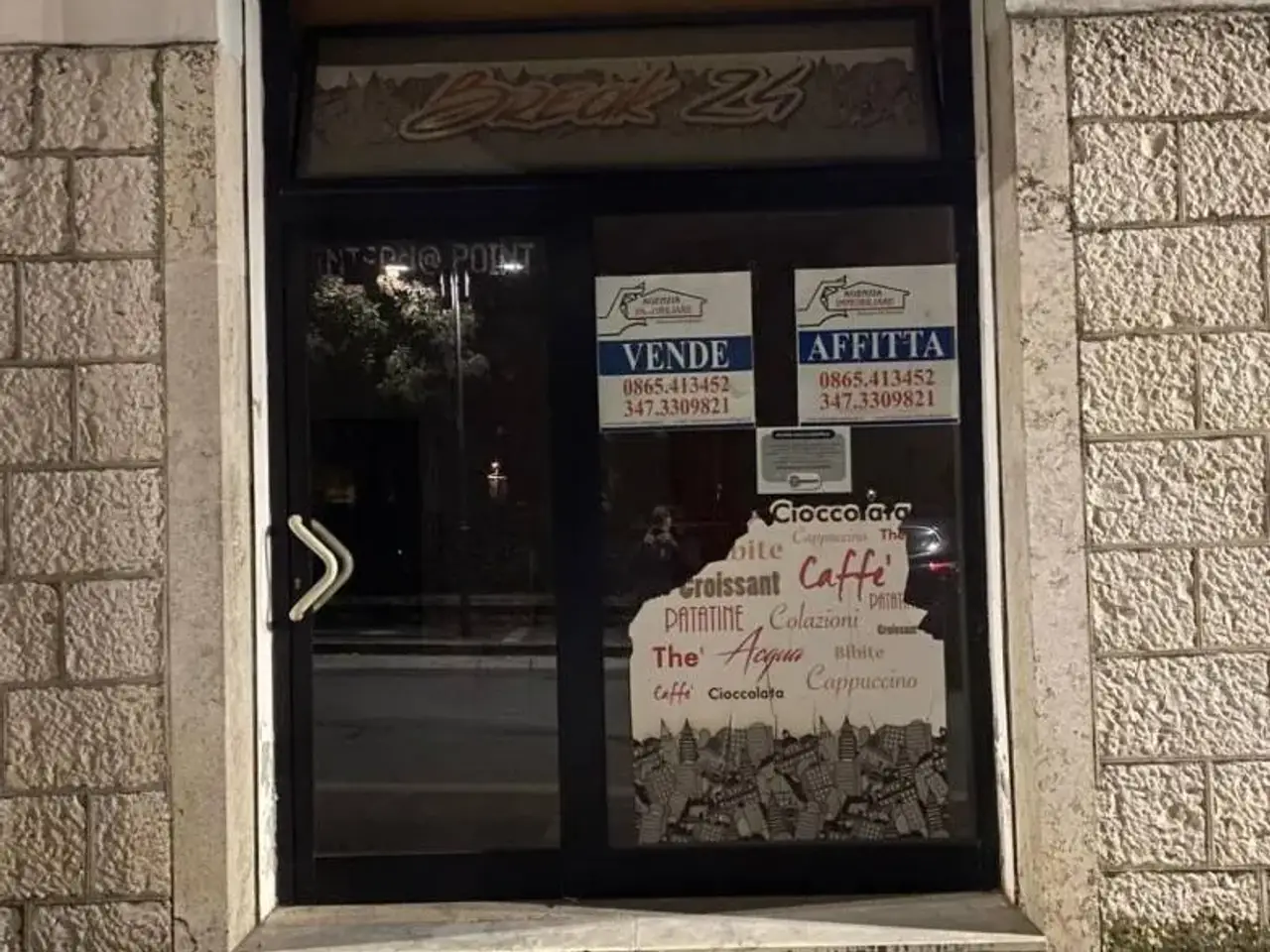 Negozio in Via Alcide De Gasperi 5, Isernia, {3} - Foto 1