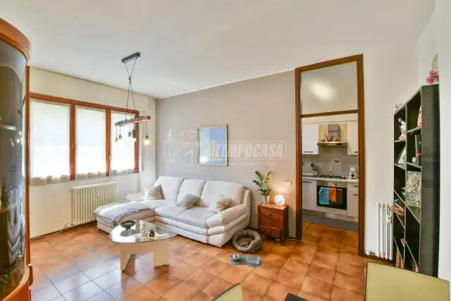 3-room flat in Via Umberto Maddalena, Cantù - Photo 1