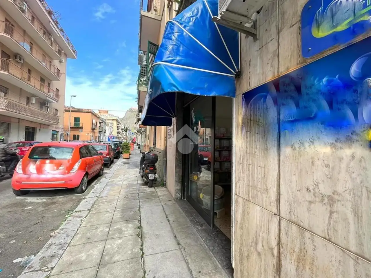 Negozio in Via Aloisio Juvara 47, Palermo, {3} - Foto 2