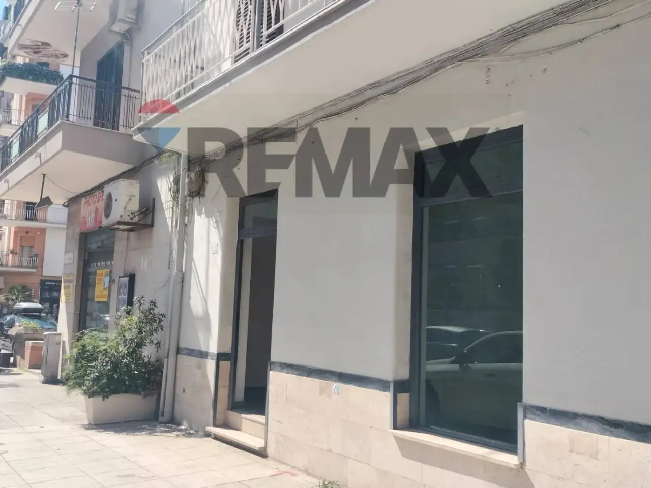 Negozio in Via Sampolo 326- 328, Palermo, {3} - Foto 1