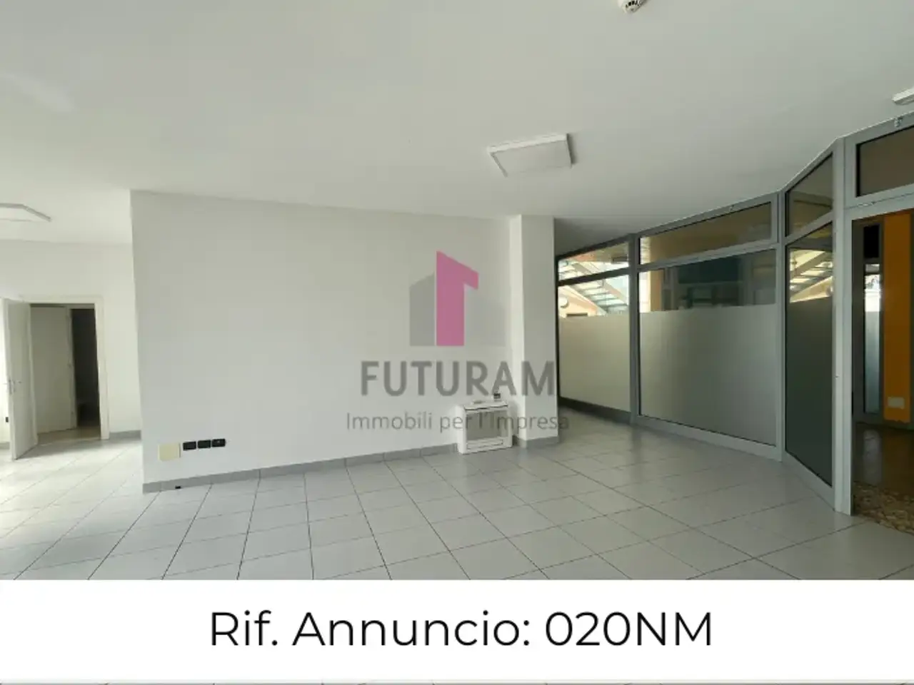 Negozio in Via Roma 1, Sant'Angelo Di Piove Di Sacco, {3} - Foto 1