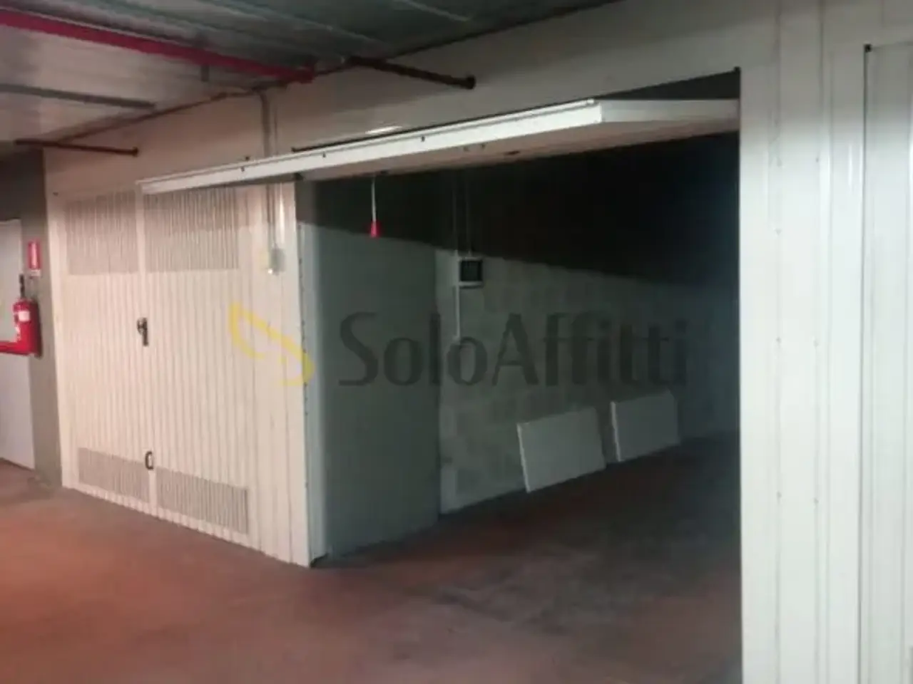 Parcheggio chiuso in Piazza Adriano 11, Torino, {3} - Foto 1
