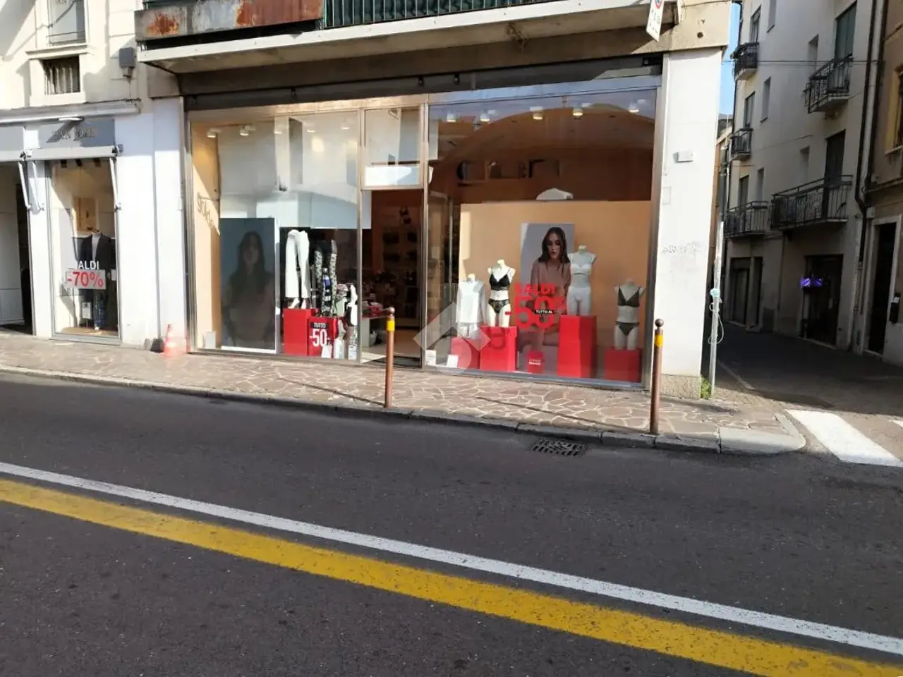 Negozio in Via Pescatori 2, Treviso, {3} - Foto 2