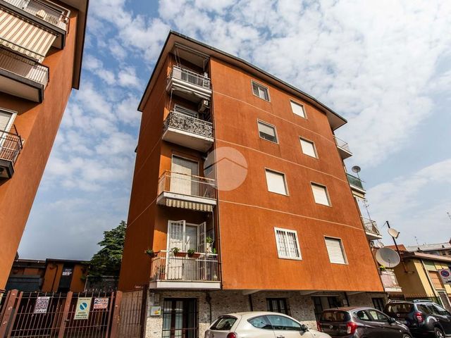 2-room flat in Via De Amicis 7, Cesano Boscone - Photo 1