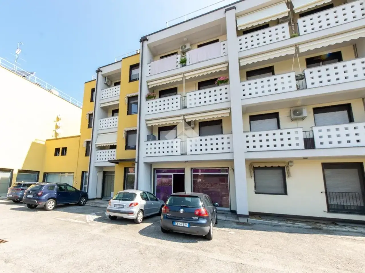 Negozio in Via Guglielmo Massaia 100, Casale Monferrato, {3} - Foto 2