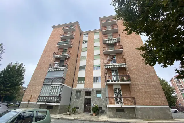 Vierzimmerwohnung in Via l. Einaudi, Carmagnola - Foto 1