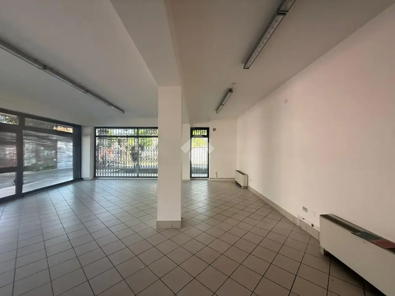 Negozio in Via Pilade Bronzetti 29, Padova, {3} - Foto 1