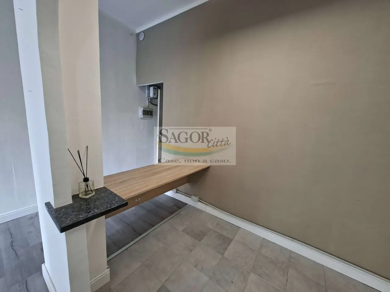 Negozio in Via Chiampo 29, Pinerolo, {3} - Foto 1