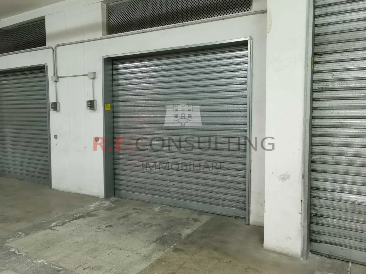 Parcheggio chiuso in Viale della Stazione 10, Martina Franca, {3} - Foto 1