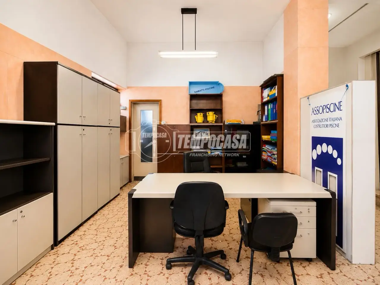 Negozio in Via Privata Giovanni Cocini 2, Abbiategrasso, {3} - Foto 1