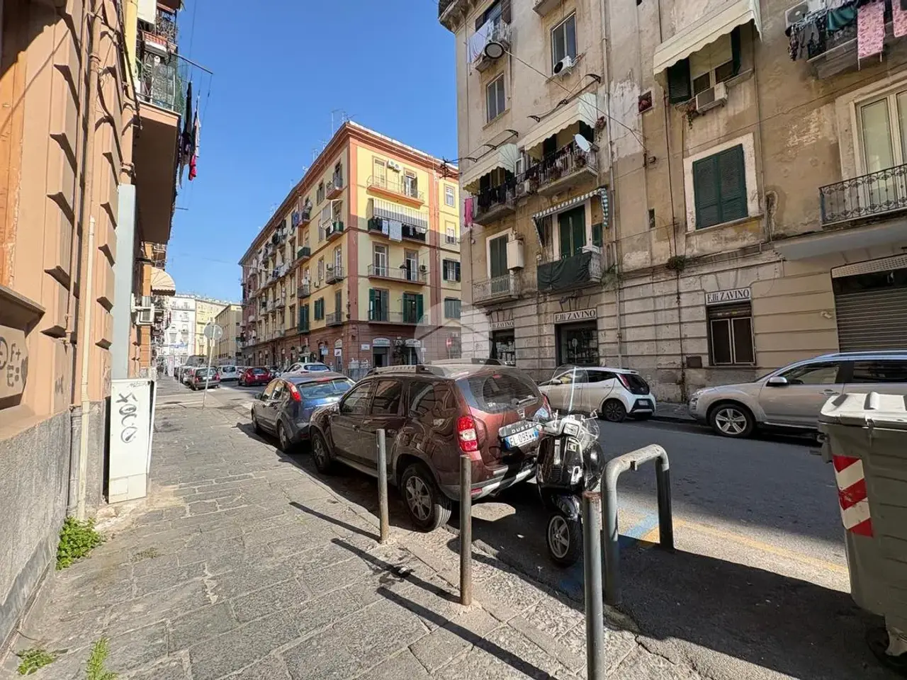Magazzino in Via Brindisi 14, Napoli, {3} - Foto 1