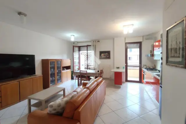 Vierzimmerwohnung in Via Piazza Rozzi 7, Folignano - Foto 1