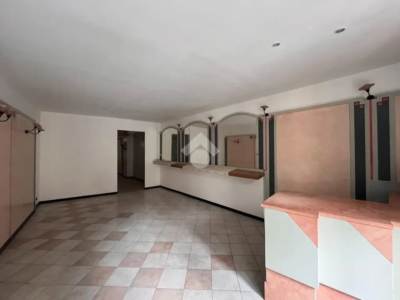 Negozio in Via Gerolamo Tartarotti 14, Rovereto, {3} - Foto 1