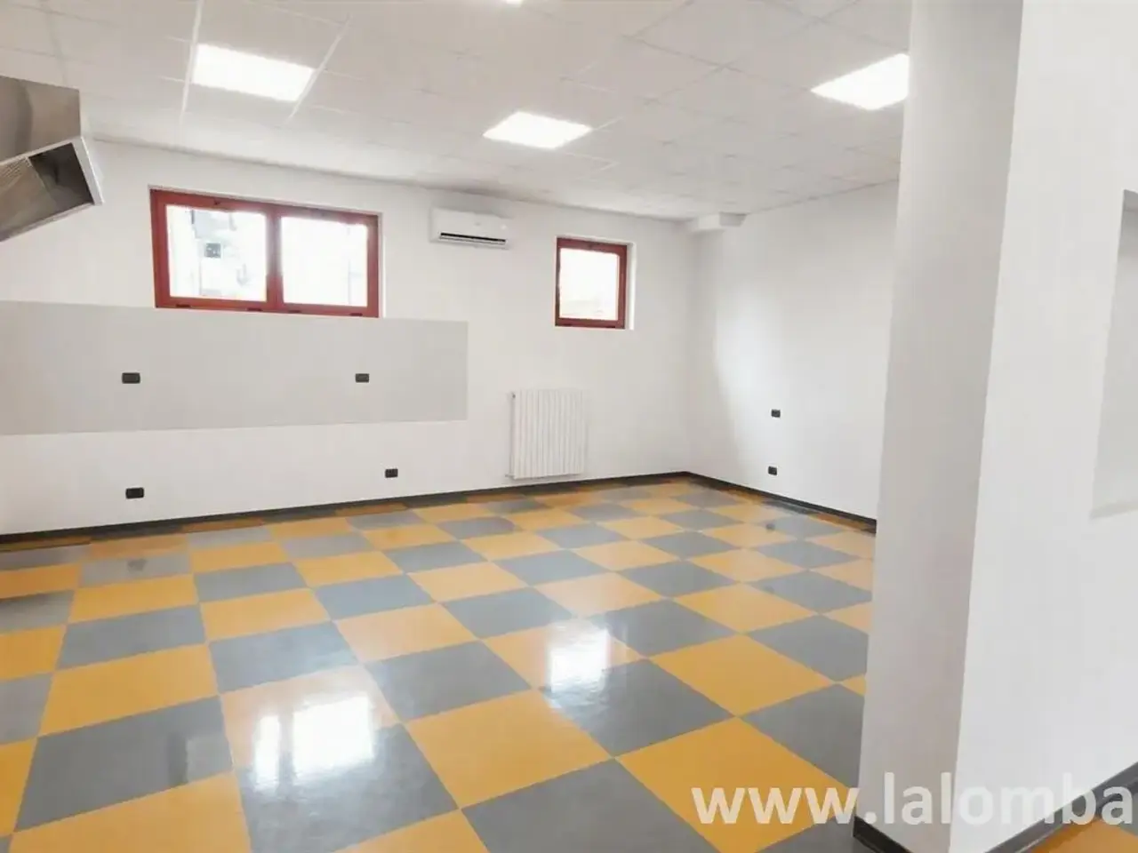 Negozio in Vicolo Cortelunga 12, Nova Milanese, {3} - Foto 1