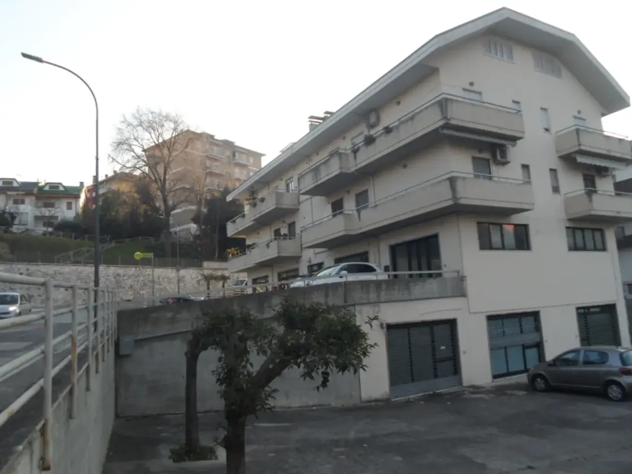 Negozio in Piazza Dari, Folignano, {3} - Foto 1