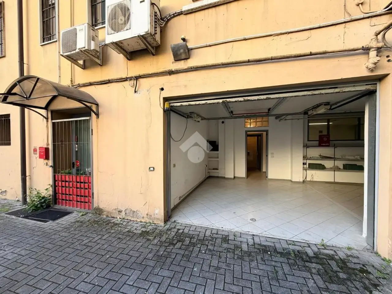 Magazzino in Via Bezzecca 20, Brescia, {3} - Foto 1