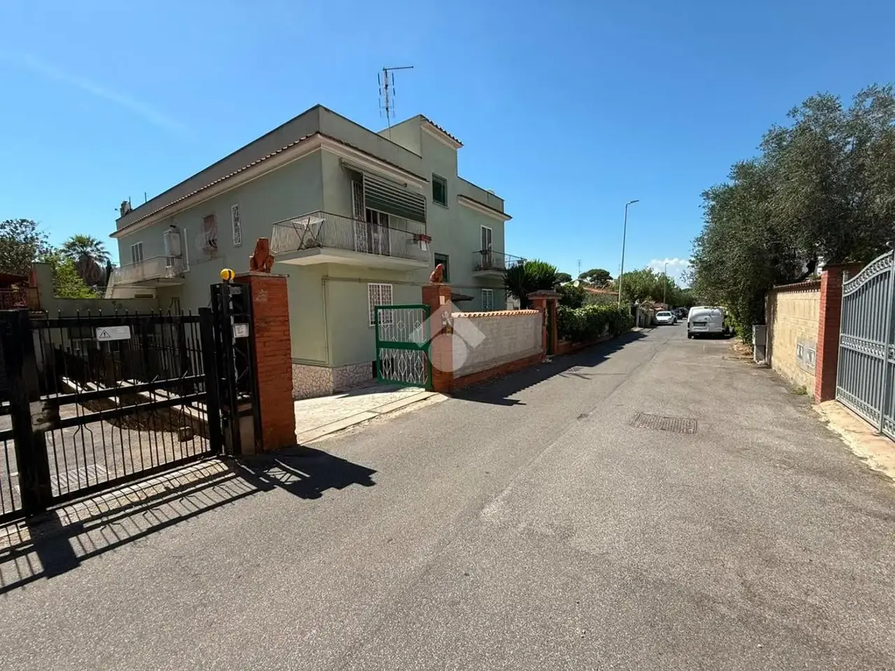 Magazzino in Via Sassello 7, Roma, {3} - Foto 1