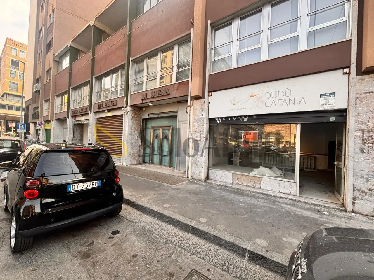 Negozio in Via Luigi Rizzo 43/45, Catania, {3} - Foto 1
